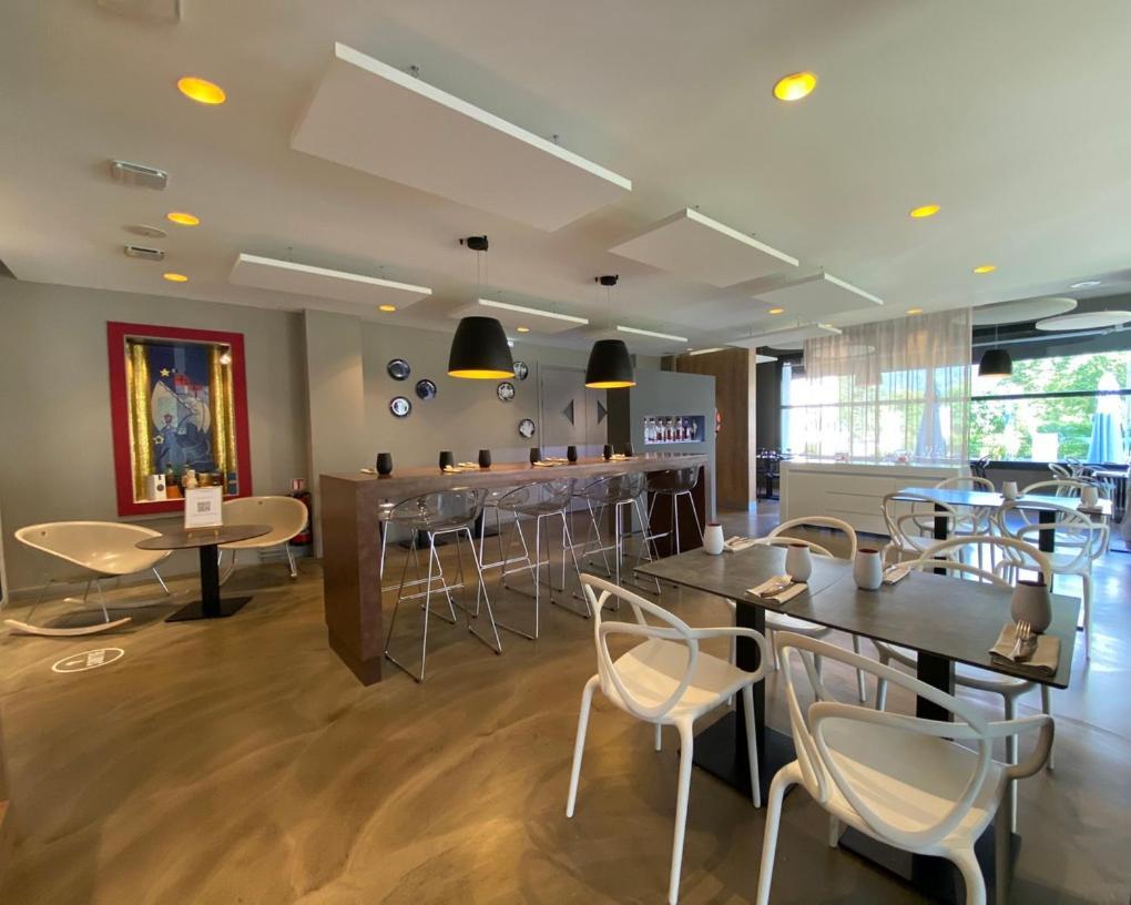 Logis Hotel Le Miramont Argelès-Gazost Buitenkant foto