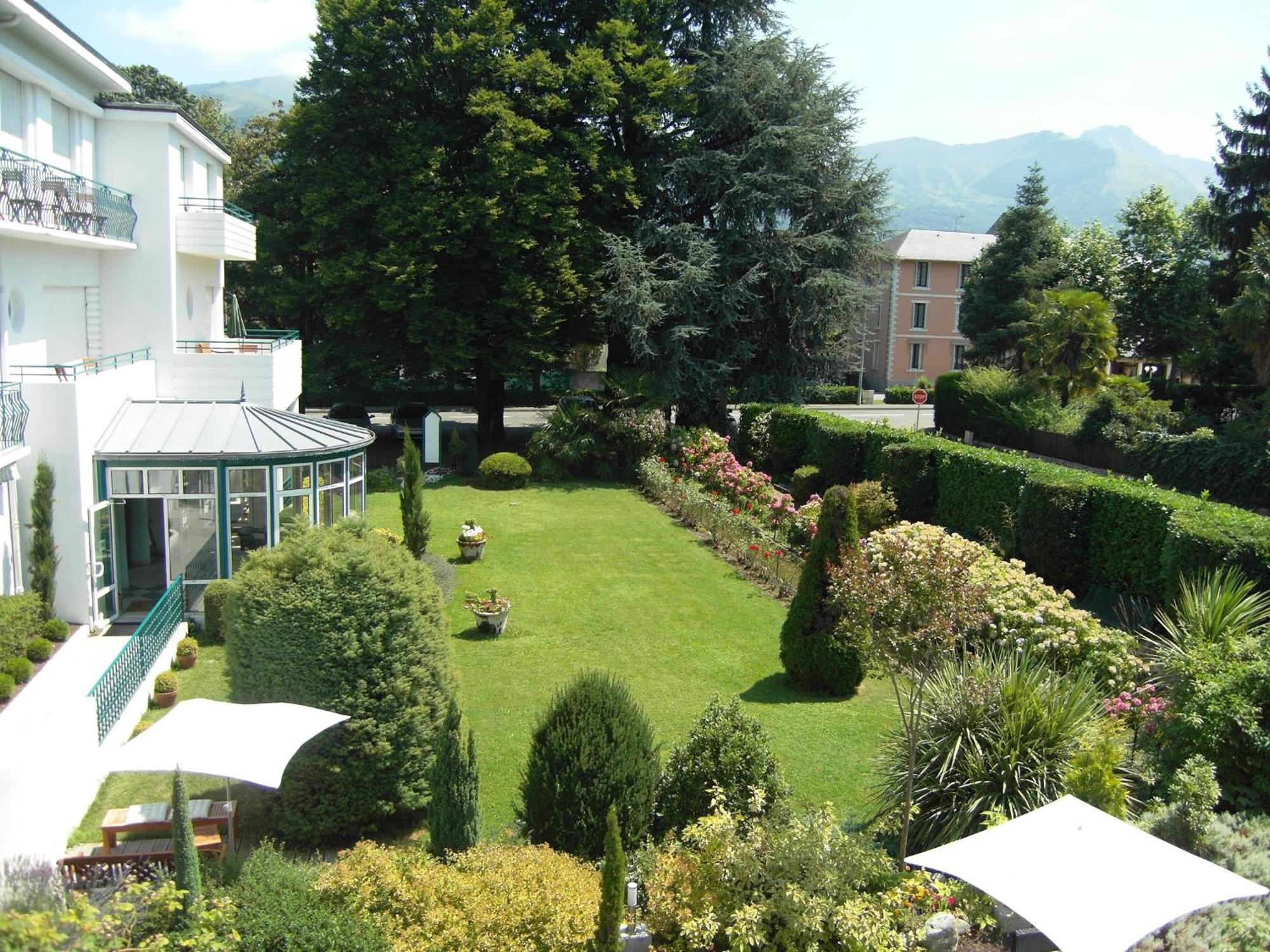 Logis Hotel Le Miramont Argelès-Gazost Buitenkant foto